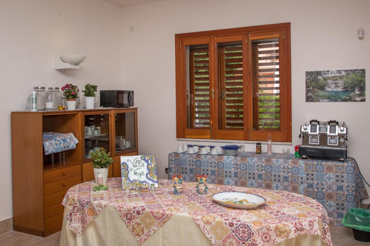 Villa Vega Фонтане Бианче Екстериор снимка